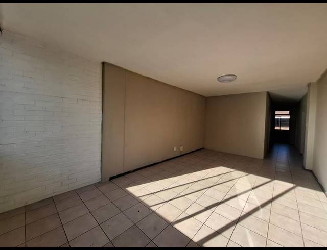 3 BEDROOM PROPERTY TO RENT IN FLORIDA LAKE